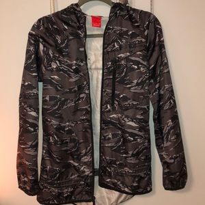 Nike Lightweight Running Rain Jacket Black Camo